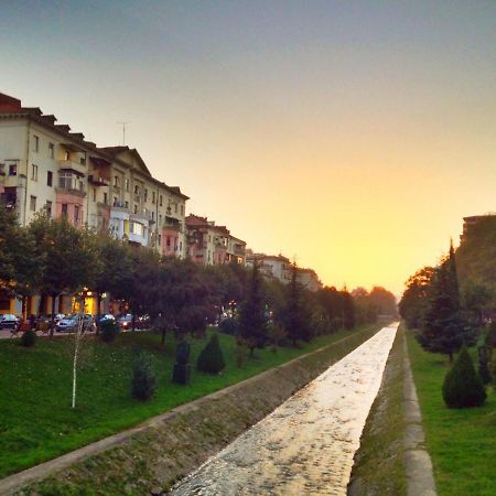 New Lovely Full Of Light Ap In Tirana Exterior photo